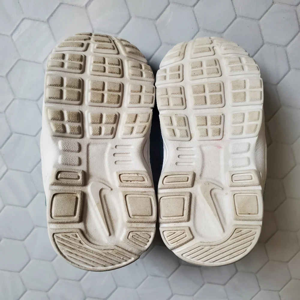 Nike Fusion x TDV Toddler‎ Girl 5 Blue Spot Dot No-Tie Sneaker Shoes